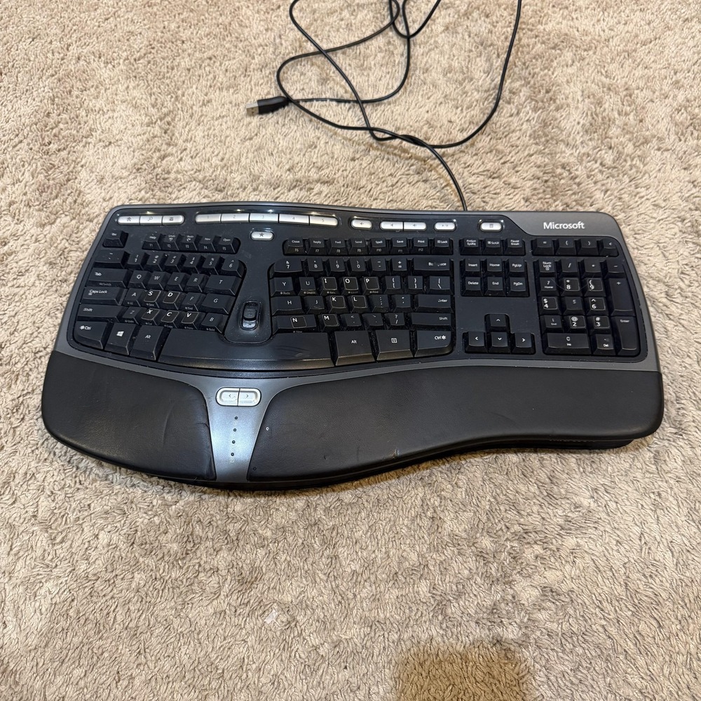Microsoft Natural Ergonomic Keyboard 4000 v1.0 Wired USB KU-0462 w/ Wrist Rest